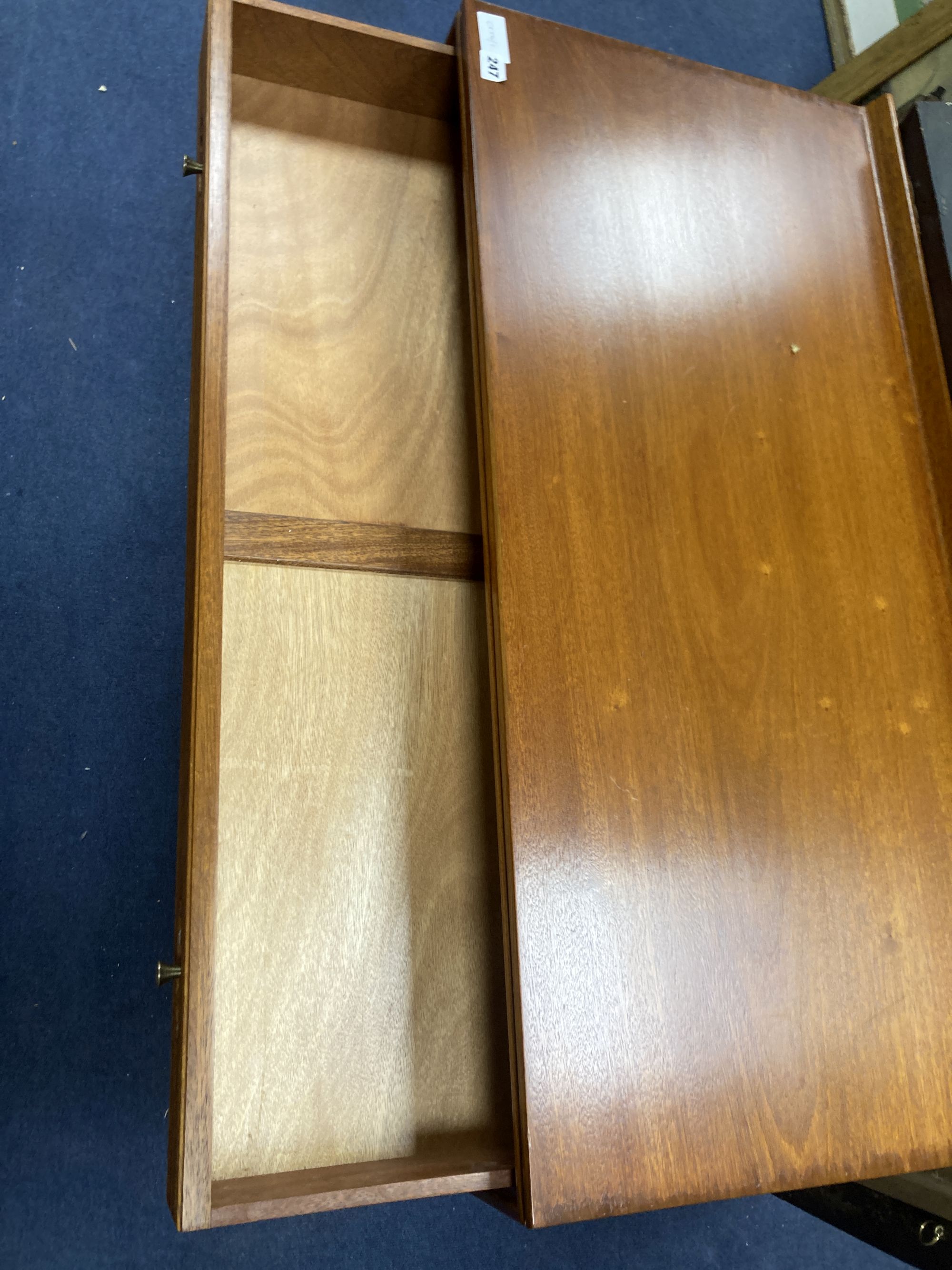 A Robert Heritage teak chest of drawers, width 99cm, depth 45cm, height 75cm